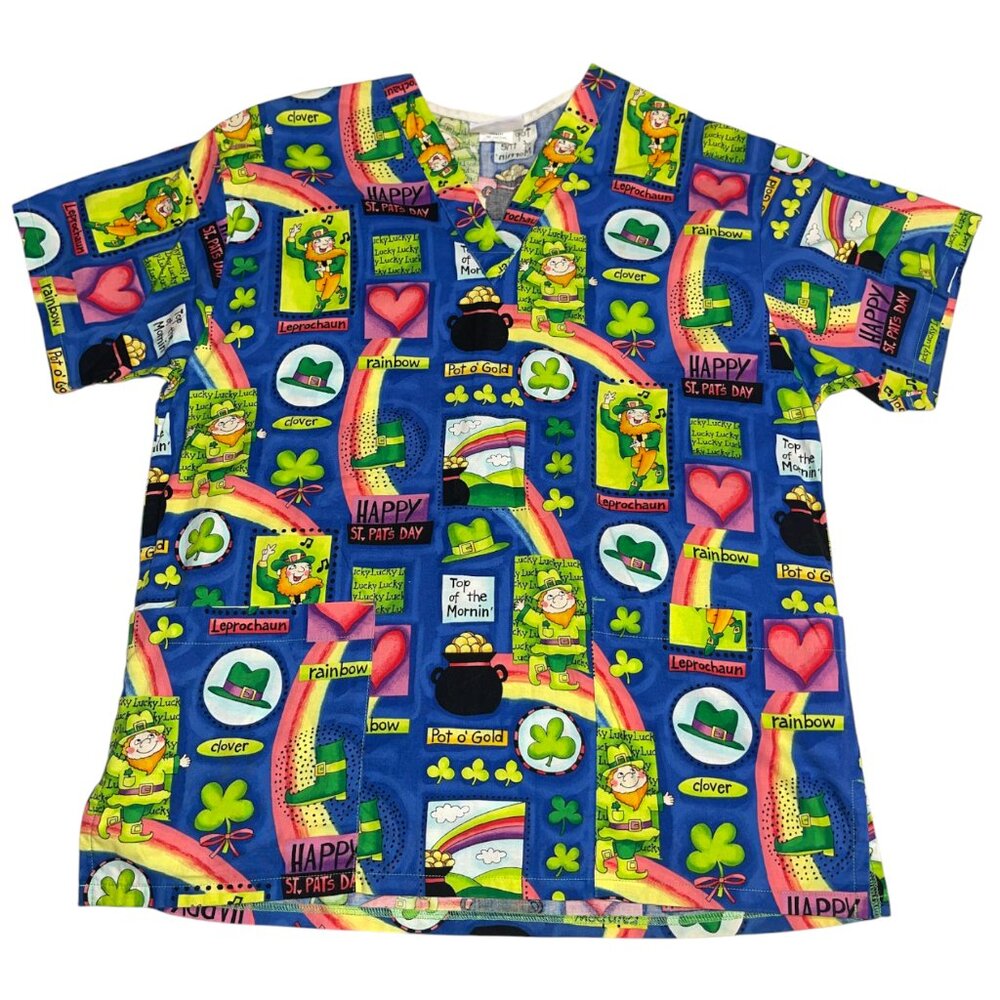 Women's Peache's St. Patty's Day Shamrock Leprechaun Rainbow Gold Scrub Top Sz M